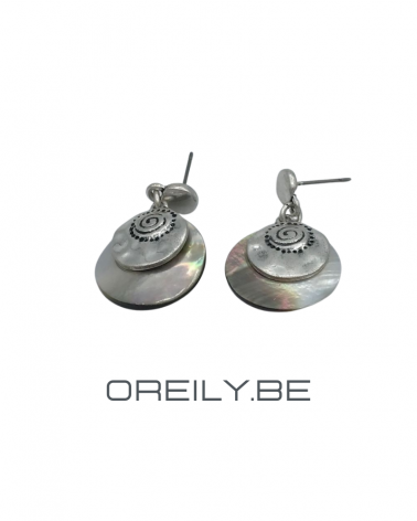 Oreily.be Round Seashell Earrings