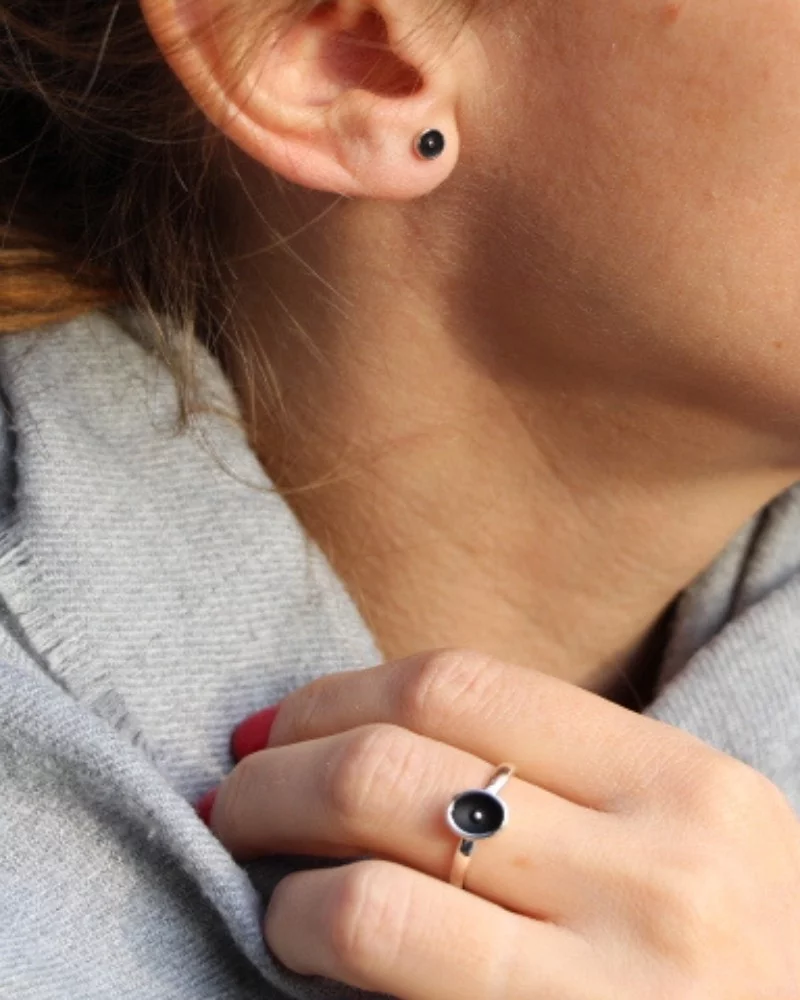 Small Round Black Earrings | Oreily Belgium