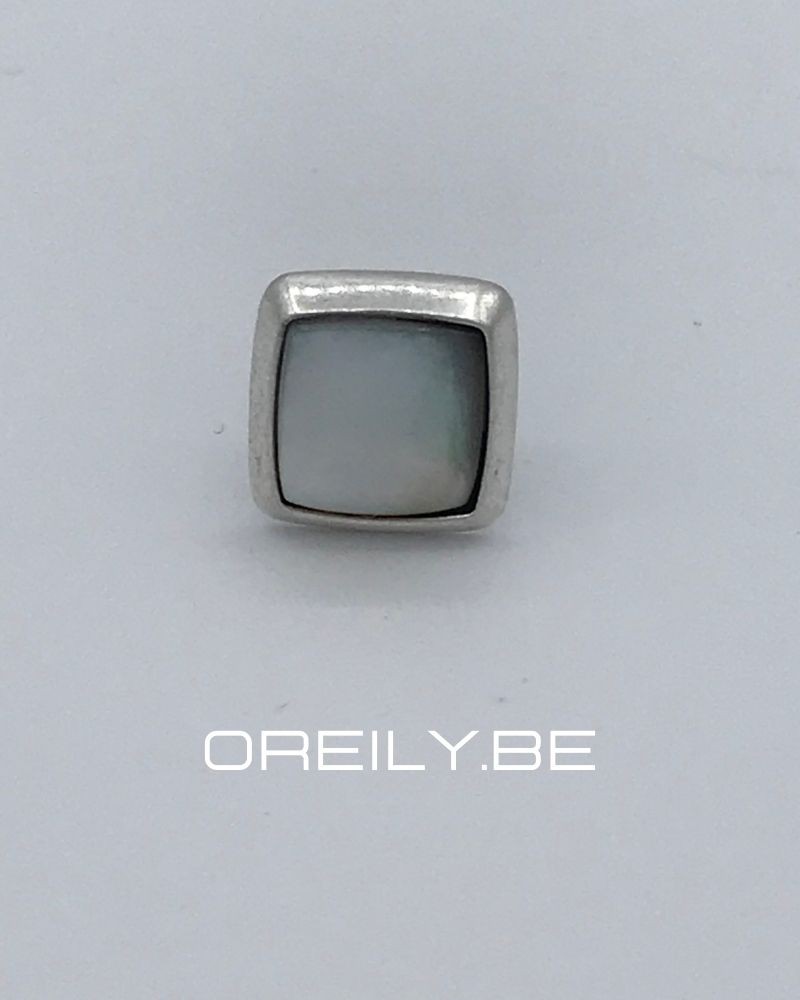 Oreily.be Square Seashell Earrings