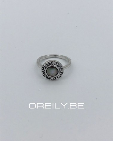 Oreily.be Small Round Seashell Ring